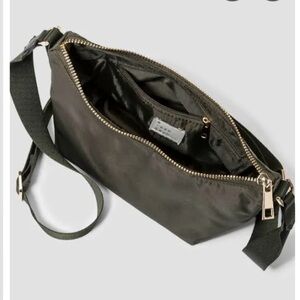 🐝EUC a new day small crossbody - green